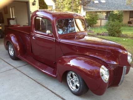 40 FORD TRK motor is a fuel injected SBC V8 AC