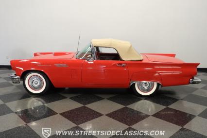 1957 Ford Thunderbird