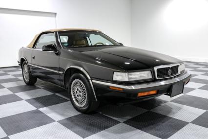 1990 Chrysler TC by Maserati