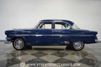 1954 Ford Crestline