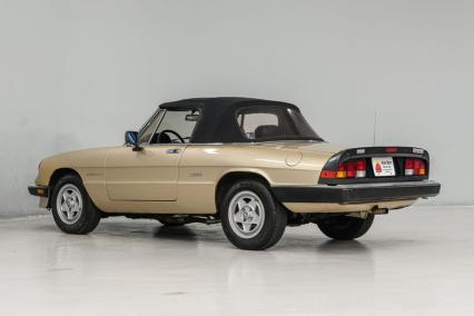 1986 Alfa Romeo Spider Veloce