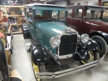 1929 Ford Sedan