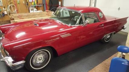 1957 Ford Thunderbird