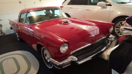 1957 Ford Thunderbird