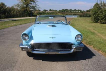 1957 Ford Thunderbird