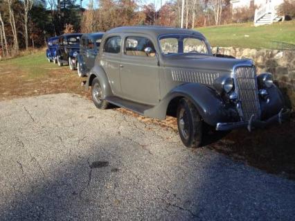 1935 Ford Sedan