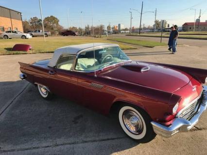 1957 Ford Thunderbird