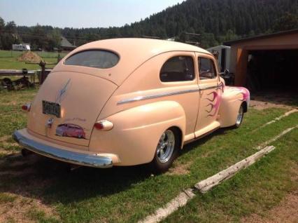 1942 Ford Sedan