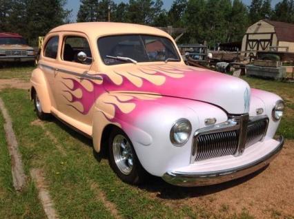 1942 Ford Sedan