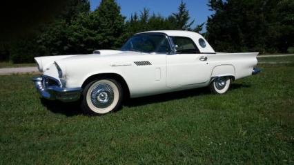 1957 Ford Thunderbird