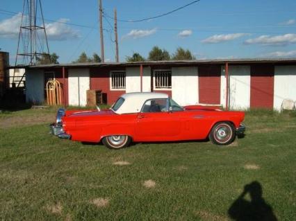 1957 Ford Thunderbird