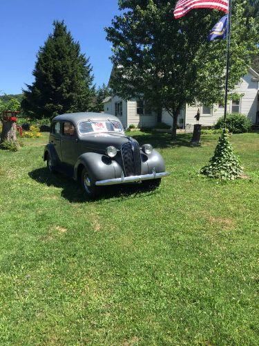 1937 Plymouth Deluxe