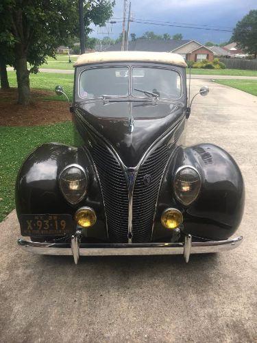 1938 Ford Deluxe