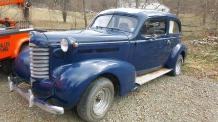 1937 Oldsmobile Sedan