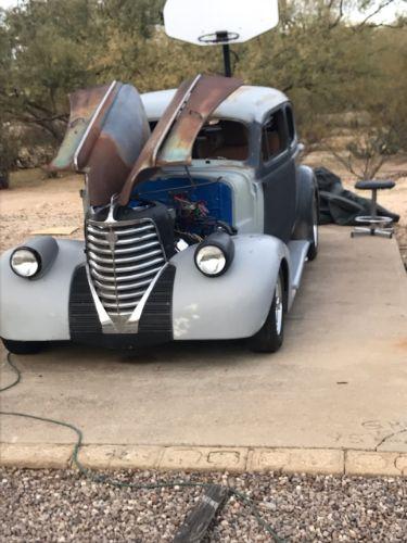 1938 Oldsmobile Humpback