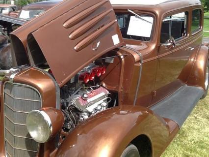 1933 Oldsmobile Custom Cruiser