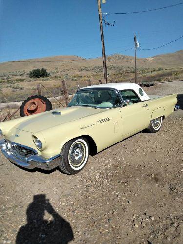 1957 Ford Thunderbird