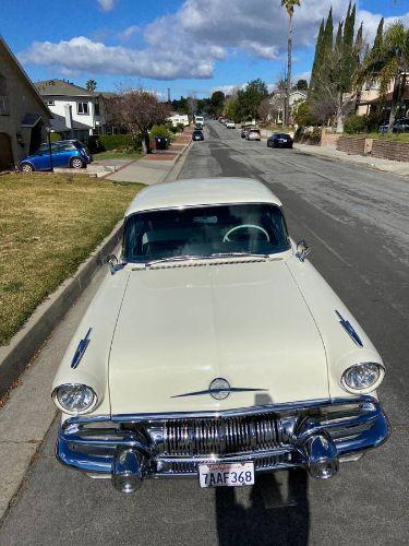 1957 Pontiac Star Chief