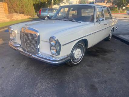 1970 Mercedes Benz 280SE