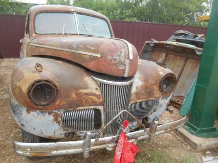 1941 Ford Sedan