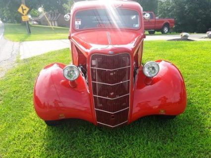 1935 Ford Tudor