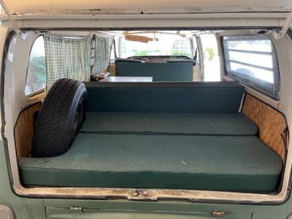 1972 Volkswagen Camper Bus