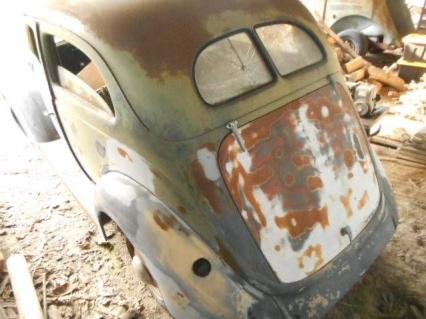 1937 Ford Sedan