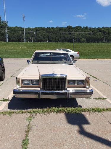 1984 Lincoln Town Car