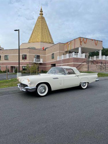 1957 Ford Thunderbird