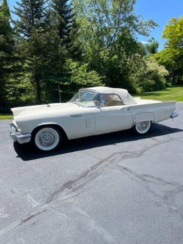 1957 Ford Thunderbird