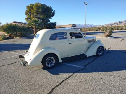 1936 Ford Sedan