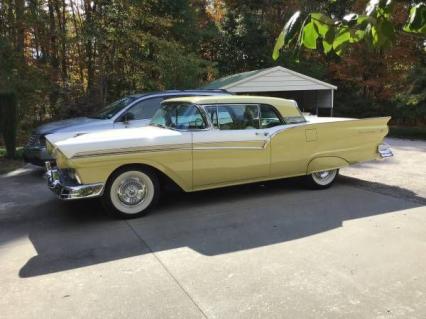 1957 Ford Skyliner