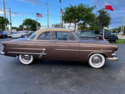 1953 Ford Crestline