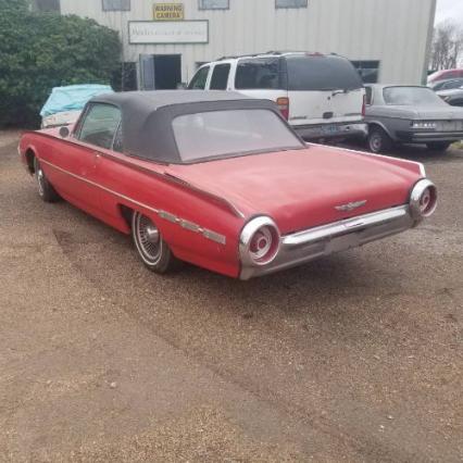 1962 Ford Thunderbird