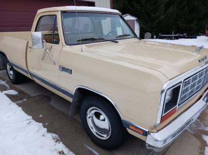 1985 Dodge D100