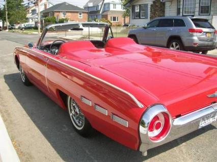 1962 Ford Thunderbird