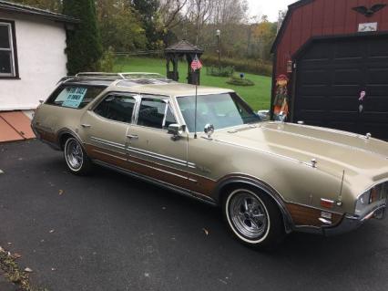 1969 Oldsmobile Vista Cruiser