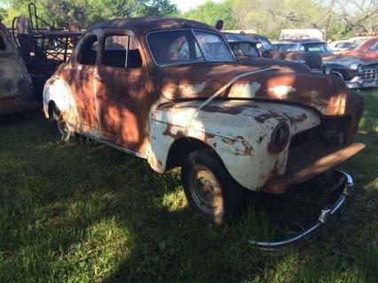 1948 Ford Deluxe