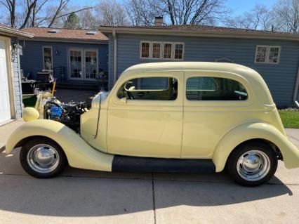 1935 Ford Model 48