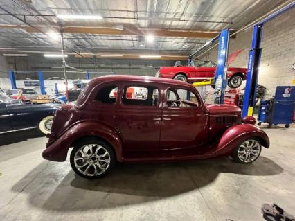 1935 Ford Sedan