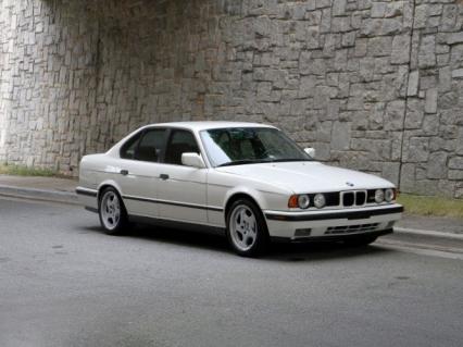 1991 BMW M5