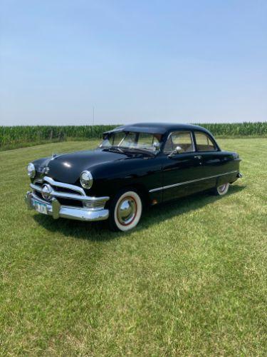 1950 Ford Sedan