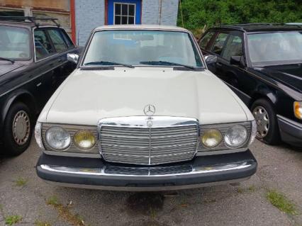 1980 Mercedes Benz 240D