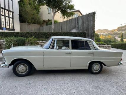 1965 Mercedes Benz 200D