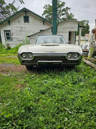 1961 Ford Thunderbird