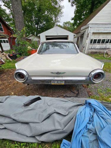 1961 Ford Thunderbird