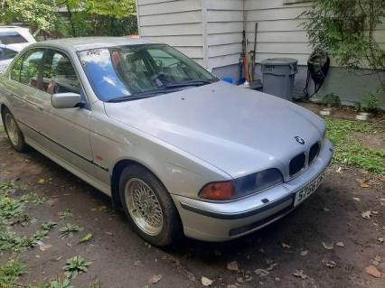 1998 BMW 523i