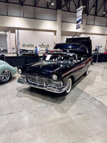 1957 Ford Skyliner