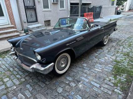 1957 Ford Thunderbird