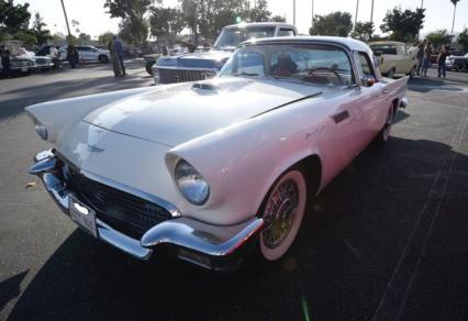 1957 Ford Thunderbird